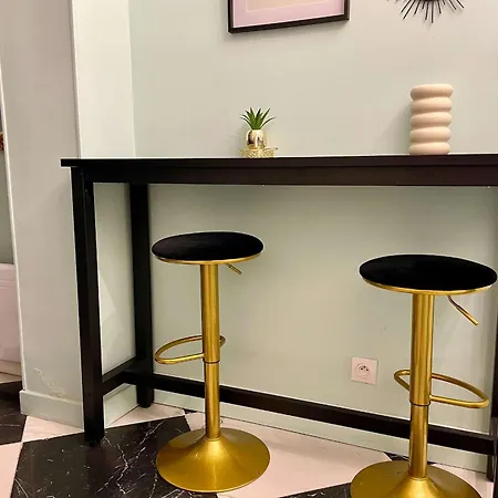 Delightful For Two Montmartre Apartment Paris